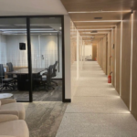 Escritório corporativo projetado pela A9 Arquitetura, ilustrando investimento em espaço como decisão estratégica de board
